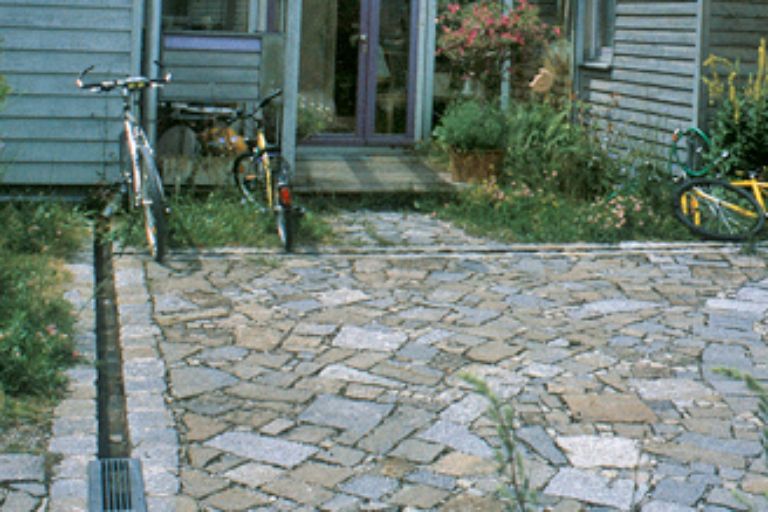 Niederschlagswasser versickern