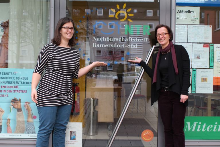 Die Kolleginnen der Patientenberatung vor dem Nachbarschaftstreff Ramersdorf-Süd