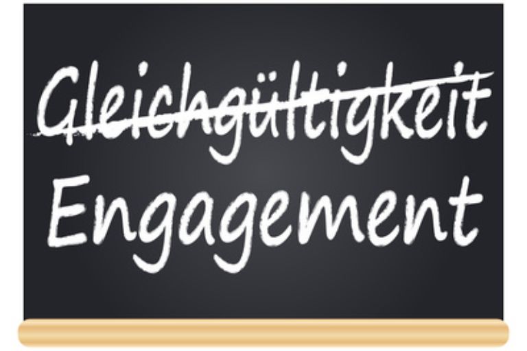 Tafel mit der Aufschrift Engagement statt Gleichgültigkeit 