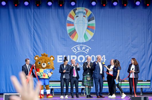 Lord Provost mit OB Dieter Reiter, Philipp Lahm u.a. bei der Eröffnung der Europameisterschaft in München 