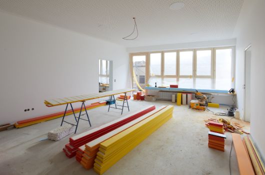 Bearbeitung der Holzlamellen für die Südfassade