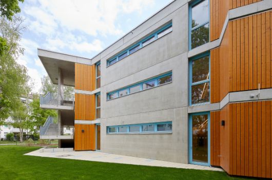 Ansicht Nordseite Gebäude mit Fluchttreppenhaus