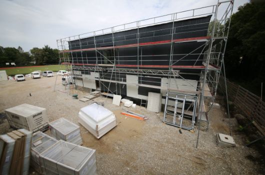 Fertigstellung Fassade und Dach