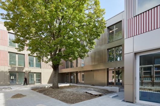 Innenhof mit Pausenfläche