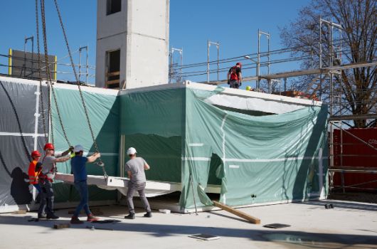 Entladung eines Dachrahmen für das Flachdach