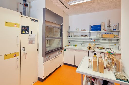 Vorbereitung Chemie im 2. Obergeschoss