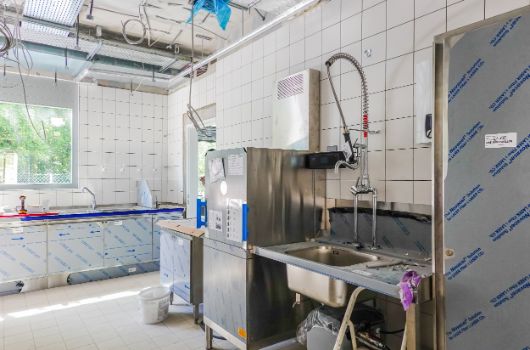 Montage der Küchengeräte