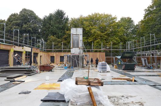 Errichtung des Aufzugschachts