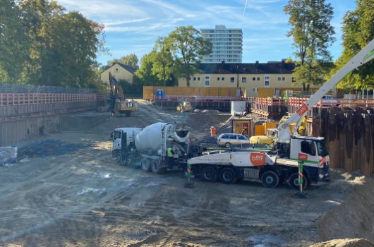 Betonage der Zugpfähle mittels einer Betonpumpe
