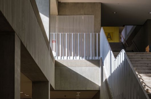 Treppenaufgang Grundschule in die Obergeschosse