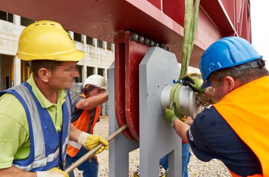 Montage Anfassstück für Vorspanneinheit am Träger
