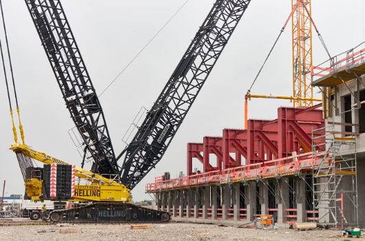 1, 2, 3, 4, 5 - Einhub Fachwerkträger 5 erfolgreich abgeschlossen