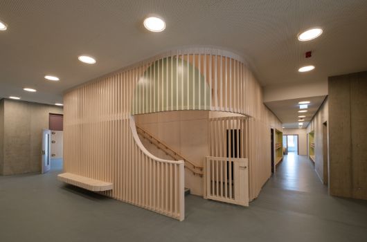 Treppe im Spielflur - Haus für Kinder