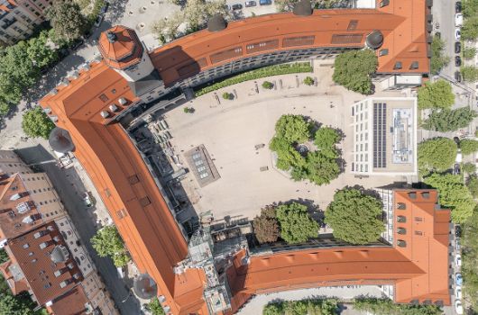 Der Erweiterungsbau ergänzt das Jugendstilensemble der Gymnasien