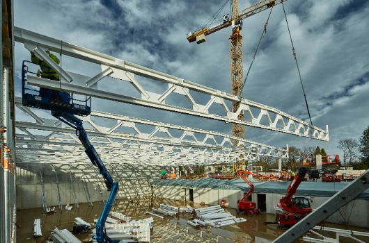 Einheben und Montage der Stahlträger