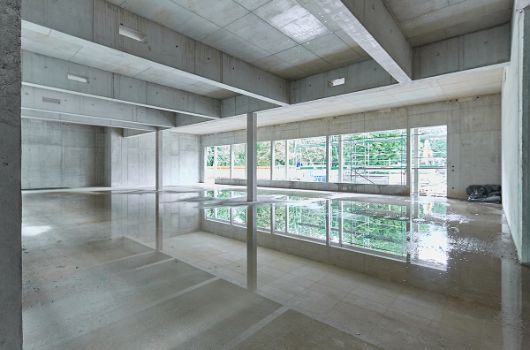 Blick in die Mensa und den zukünftigen Essbereich im Außengelände