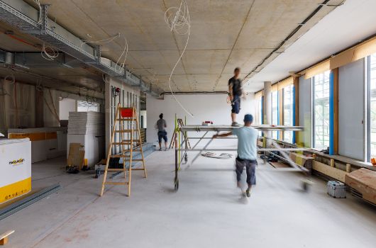 Deckenmontage im Neubau