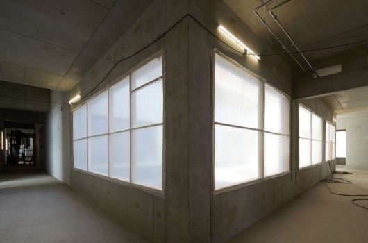 Rohbau, provisorische Fensterschließung