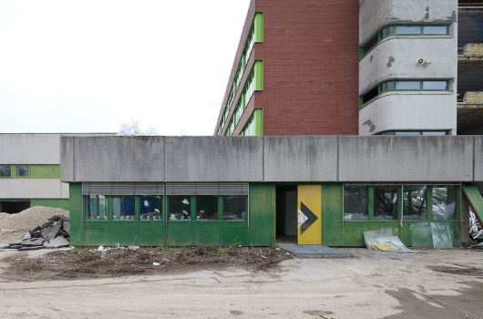 Ansicht Süd - Nebeneigang Schule