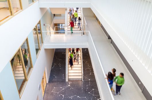 Terazzo-Bodengestaltung als Kunst am Bau