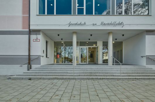 Neuer Eingang Bestandsschule