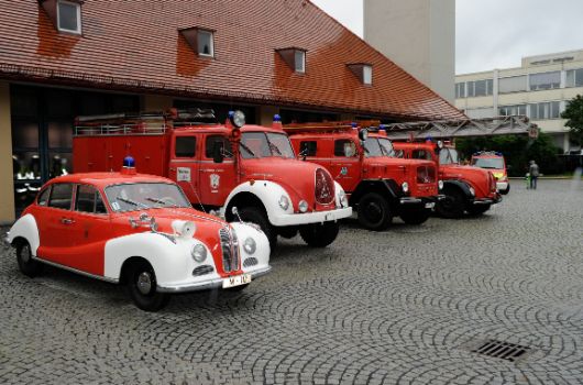 Münchner Löschzug von 1964 auf der FW 7 beim Tag der Offenen Tür 2010