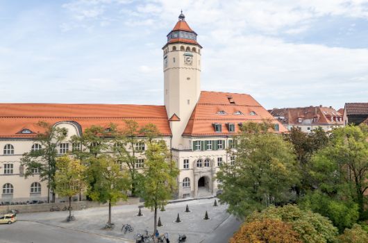 Karl-Theodor-Straße 9 / Siegfriedstraße 22