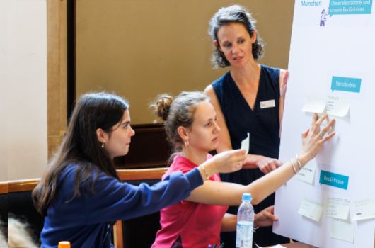 Erste Sitzung des Bürger*innenrats im Neuen Rathaus