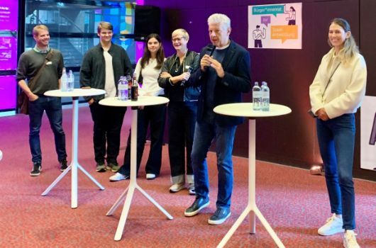 Oberbürgermeister Dieter Reiter und Teilnehmende bei der dritten Sitzung des Bürger*innenrats