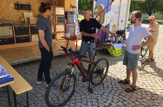 Workshop zur Reparatur von Fahrrädern in Kooperation mit ADFC und ZAK im MakerSpace 