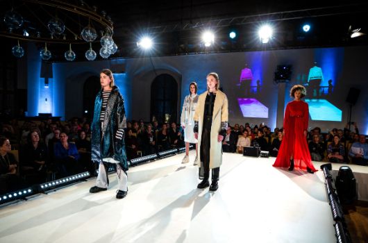 Nominiert für Münchner Modepreis 2020 - Outfits von A. Schnaas